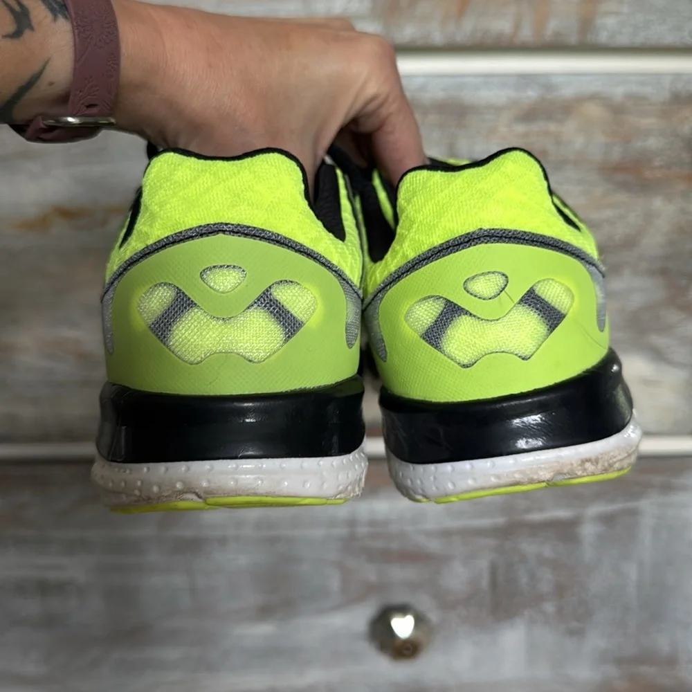 Under Armour Green and Black Sneakers Lightweight Athletic Design - Picture 6 of 8